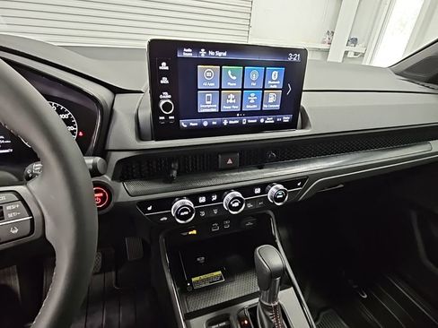 Used 2025 Honda CR-V Sport-L image 13