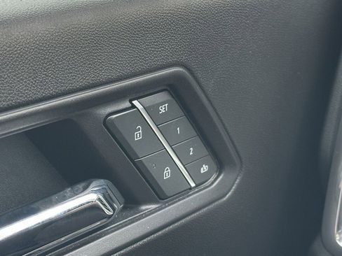 Used 2025 GMC Canyon Denali image 27