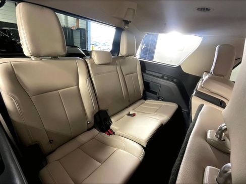 Used 2023 Ford Expedition XLT AWD/4WD image 35