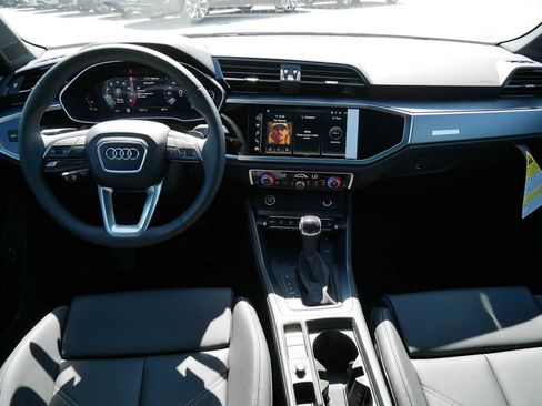 Used 2025 Audi Q3 2.0T Premium w/ Convenience Package AWD/4WD image 8