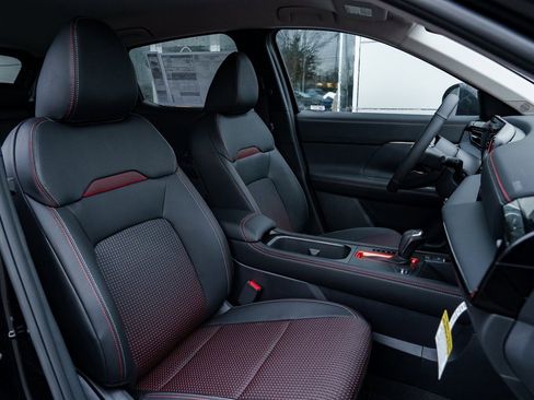 New 2026 Nissan Kicks SR image 25