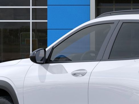 New 2026 Chevrolet Trax LT w/ Midnight Edition FWD image 12