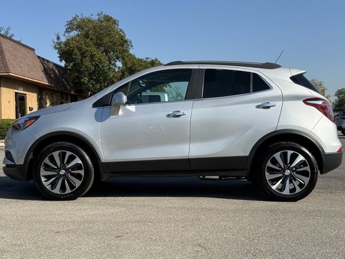 Used 2021 Buick Encore Preferred image 2