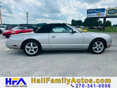 Used 2005 Ford Thunderbird RWD image 9