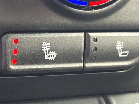 Used 2022 Chevrolet Silverado 1500 LT w/ Z71 Off-Road Package image 8