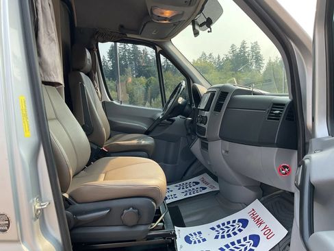 Used 2013 Mercedes-Benz Sprinter 3500 image 10