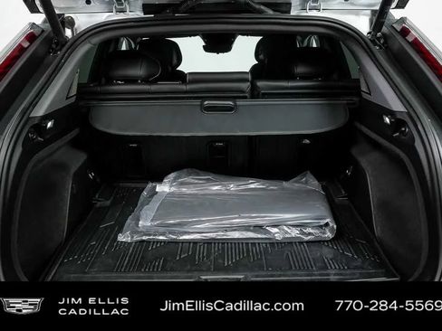 Used 2025 Cadillac Optiq Luxury 2 w/ LPO, Floor Liner Package AWD/4WD image 28