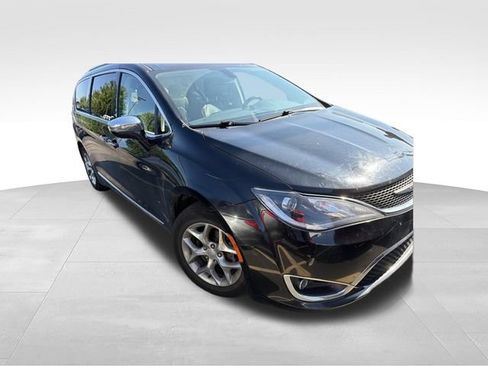 Used 2019 Chrysler Pacifica Limited FWD image 3
