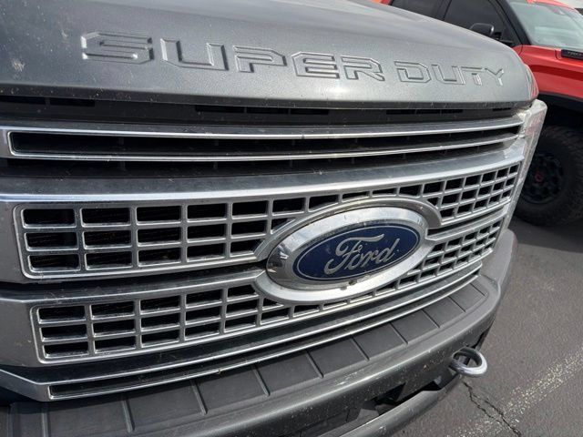 Used 2019 Ford F350 Platinum w/ Platinum Ultimate Package AWD/4WD image 11