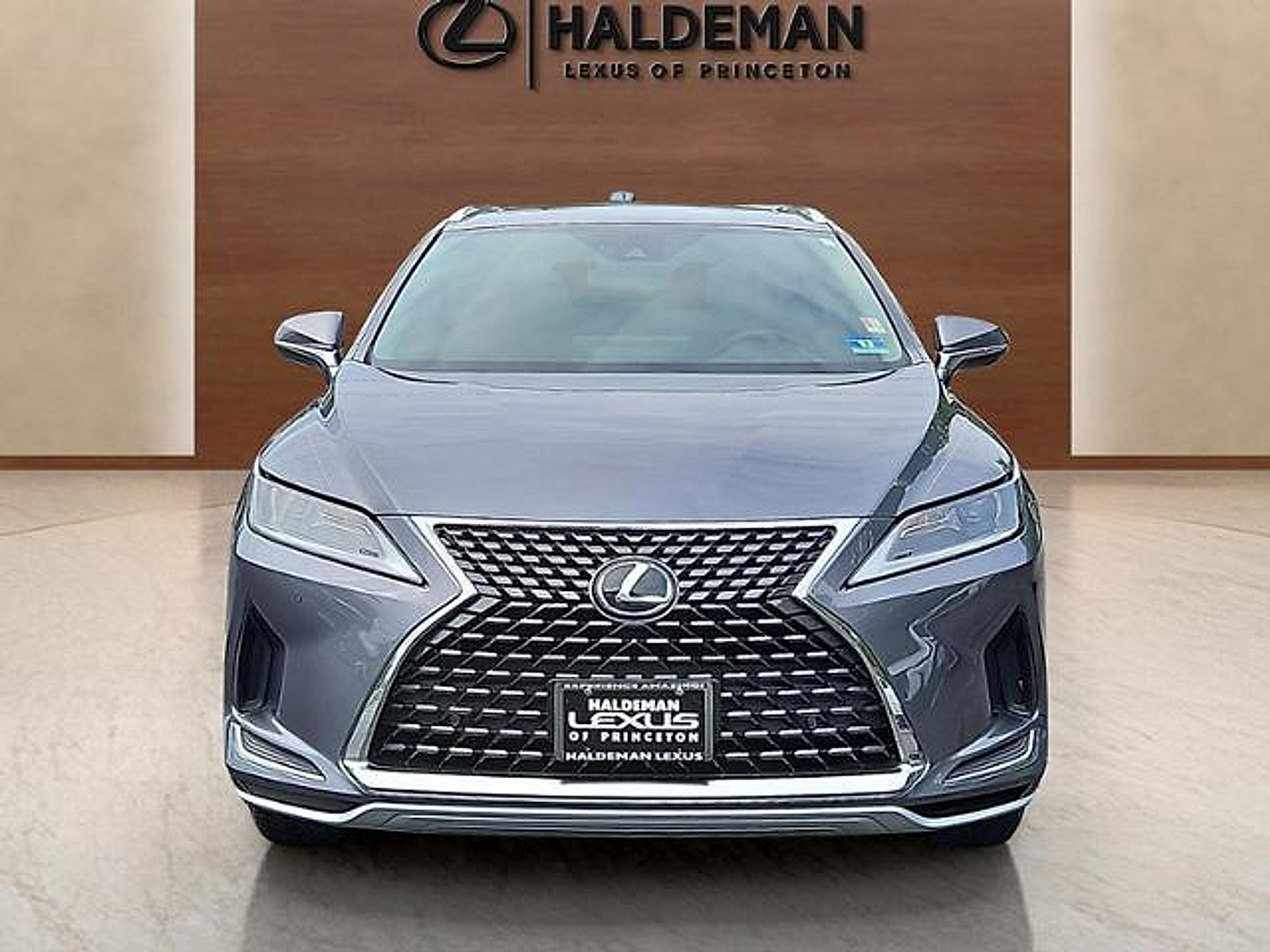 Used 2020 Lexus RX 350L Premium w/ Premium Package AWD/4WD image 2