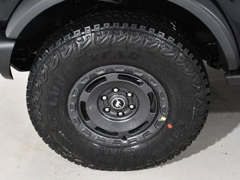 New 2025 Ford Bronco Badlands image 24