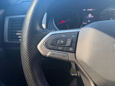 Used 2021 Volkswagen Atlas Cross Sport SE w/ Panoramic Sunroof Package image 24