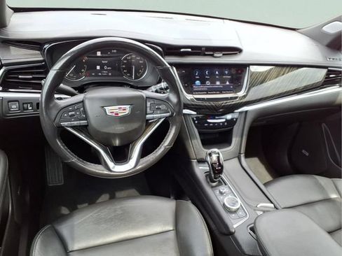 Used 2023 Cadillac XT6 Premium Luxury AWD/4WD image 5