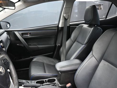 Used 2017 Toyota Corolla XSE image 20