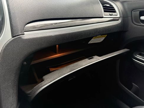 Used 2018 Chrysler 300 Touring w/ Sport Appearance Package image 28