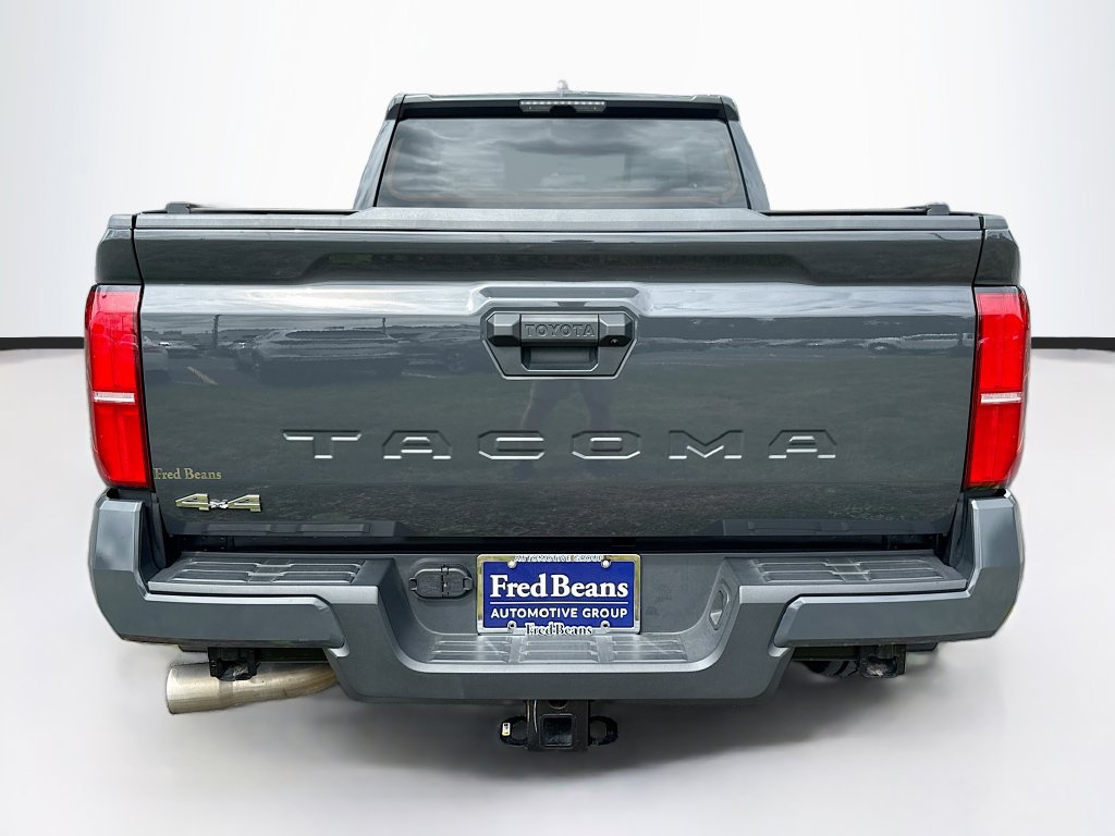 Used 2024 Toyota Tacoma SR5 AWD/4WD image 7