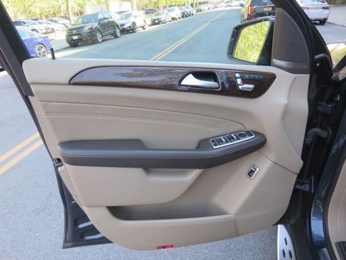 Used 2014 Mercedes-Benz ML 350 4MATIC image 27