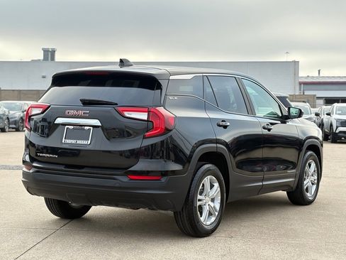 Used 2024 GMC Terrain SLE image 7