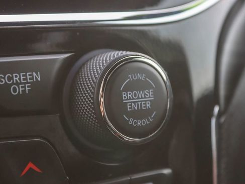 Used 2022 Jeep Grand Cherokee Laredo X image 35