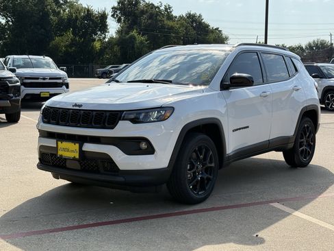 New 2026 Jeep Compass Latitude image 4