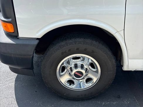 Certified 2017 GMC Savana 2500 Extended RWD image 7