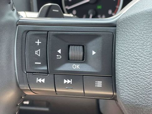 Used 2025 Nissan Rogue SV AWD/4WD image 23