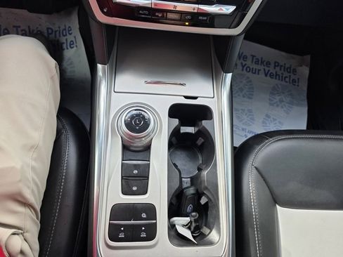 Used 2022 Ford Explorer XLT w/ Equipment Group 202A image 21