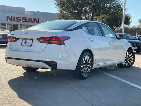 Used 2025 Nissan Altima 2.5 SV image 5