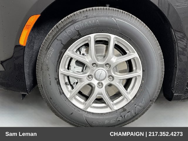 New 2027 Chrysler Pacifica Select FWD image 31