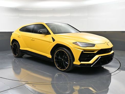 Used 2022 Lamborghini Urus image 10