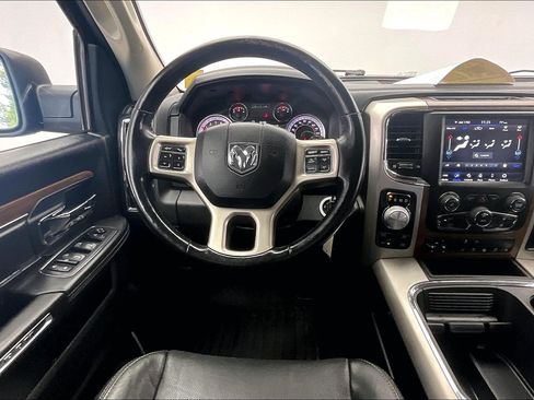 Used 2019 RAM 1500 Laramie AWD/4WD image 4