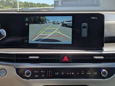 Used 2025 Kia Sorento EX w/ EX Panoramic Sunroof Package FWD image 17