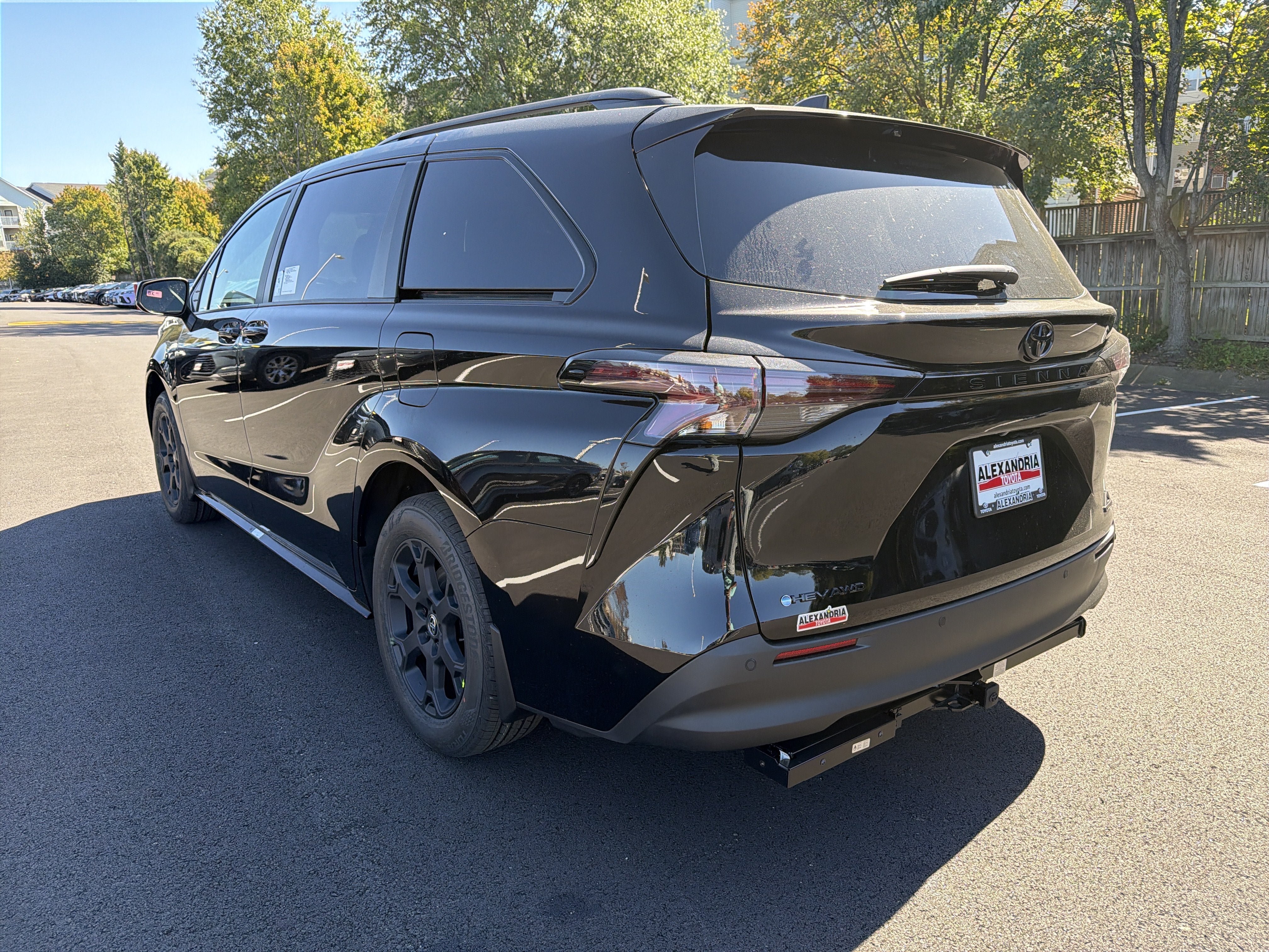 New 2026 Toyota Sienna XLE Woodland Edition AWD/4WD image 6