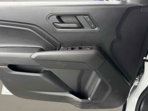 Used 2023 Chevrolet Colorado W/T w/ WT Convenience Package RWD image 9