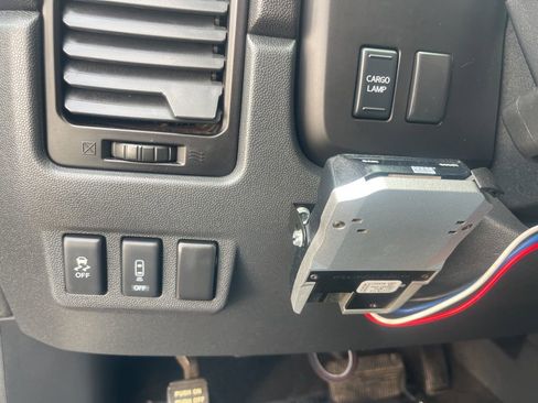 Used 2014 Nissan Titan SV w/ SV Value Truck Package image 18