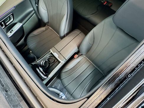 New 2026 Mercedes-Benz EQE 320 4MATIC SUV image 19