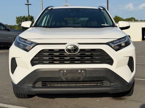 Used 2022 Toyota RAV4 XLE FWD image 2