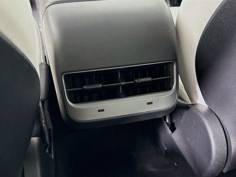 Used 2023 Tesla Model Y Long Range AWD/4WD image 24