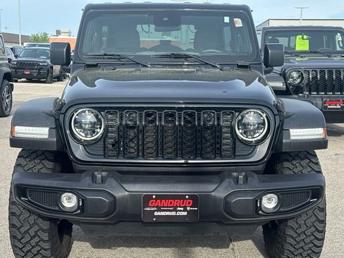Used 2024 Jeep Wrangler Unlimited Sport AWD/4WD image 3