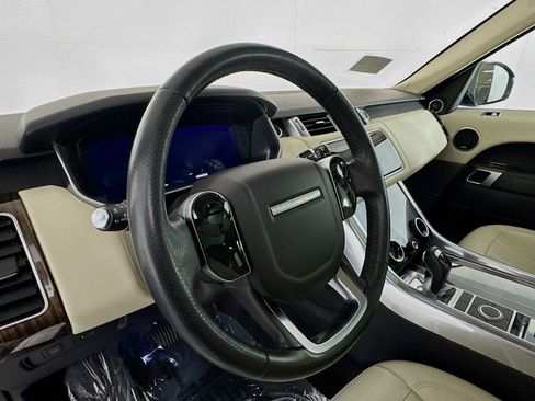 Used 2020 Land Rover Range Rover Sport HSE image 12