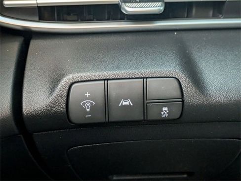 Certified 2023 Hyundai Elantra SEL w/ Cargo Package image 18