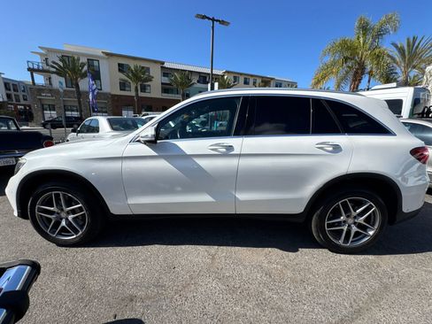Used 2017 Mercedes-Benz GLC 300 w/ Premium 2 Package image 4