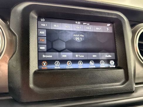 Used 2021 Jeep Wrangler Unlimited Sahara AWD/4WD image 18