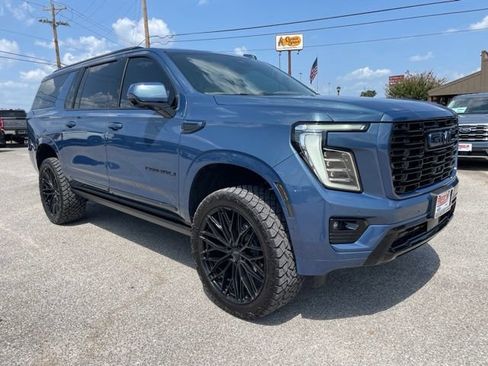 Used 2026 GMC Yukon XL Denali w/ Sun & Power Step Package AWD/4WD image 3