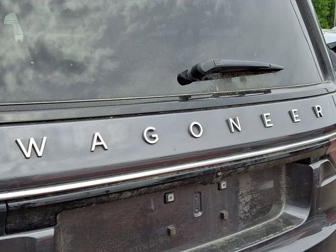 Used 2024 Jeep Wagoneer L Series II w/ Flexible Seating Group AWD/4WD image 4