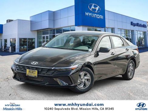 New 2026 Hyundai Elantra SE image 1