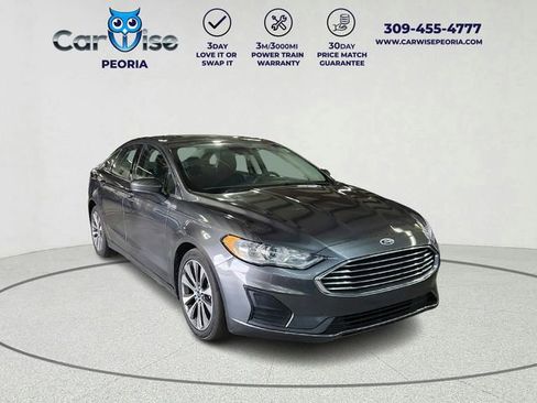 Used 2020 Ford Fusion SE image 1