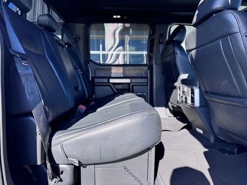 Used 2022 Ford F250 Lariat w/ Black Appearance Package image 9