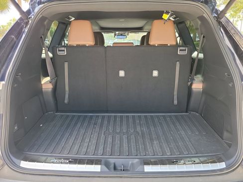 Used 2025 Toyota Grand Highlander AWD Hybrid image 9