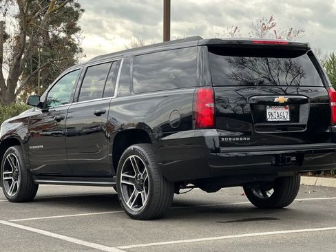 Used 2018 Chevrolet Suburban LT image 6